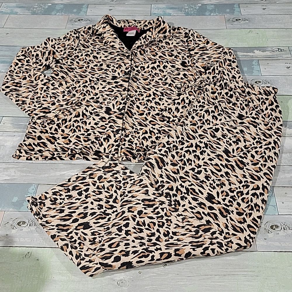 Betsey Johnson Animal Print Pajamas sz Medium